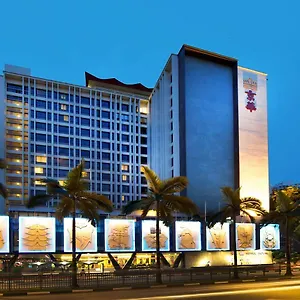 Royal 4* Singapore